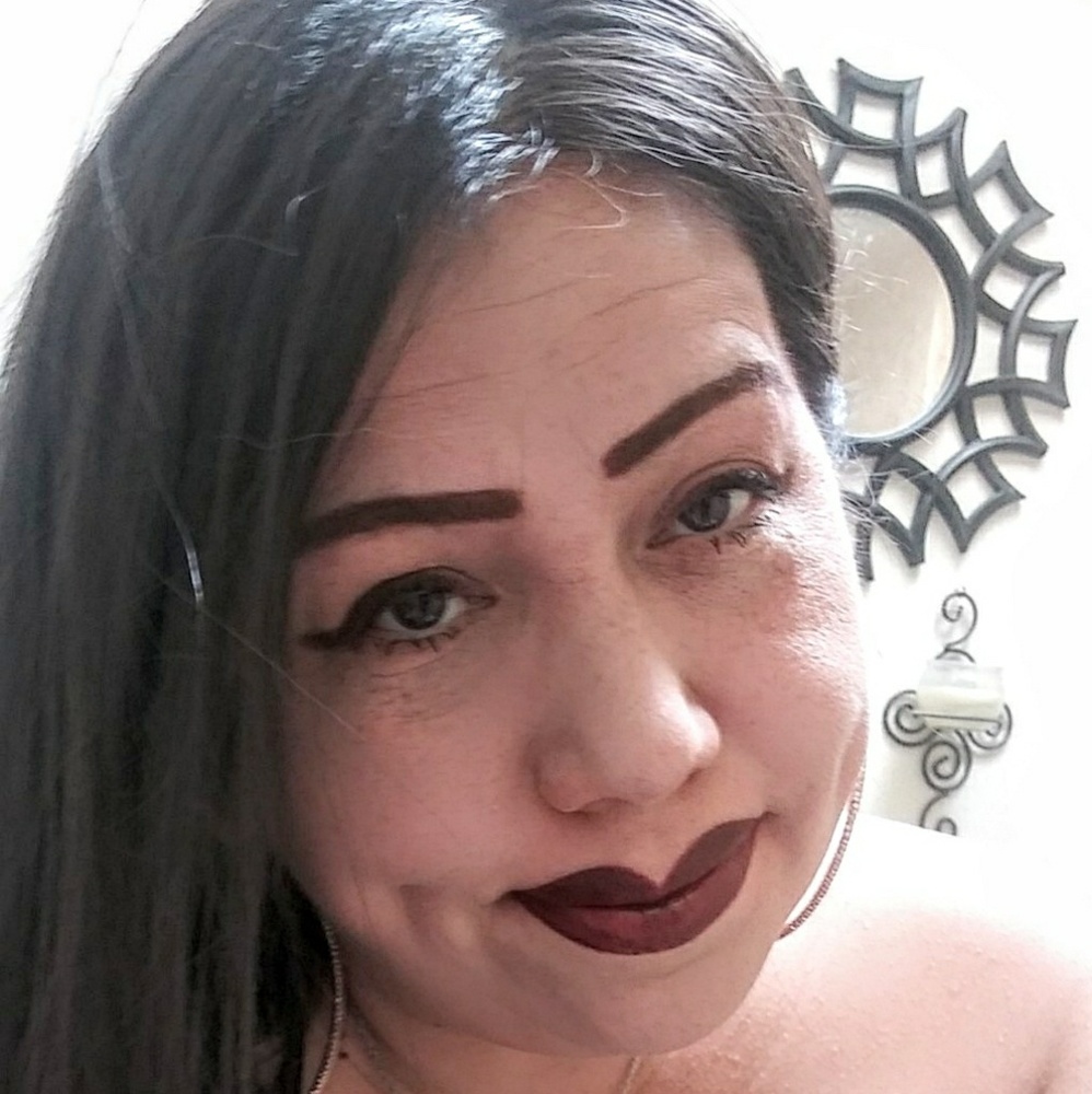 Meet your Posher, Lorraine
